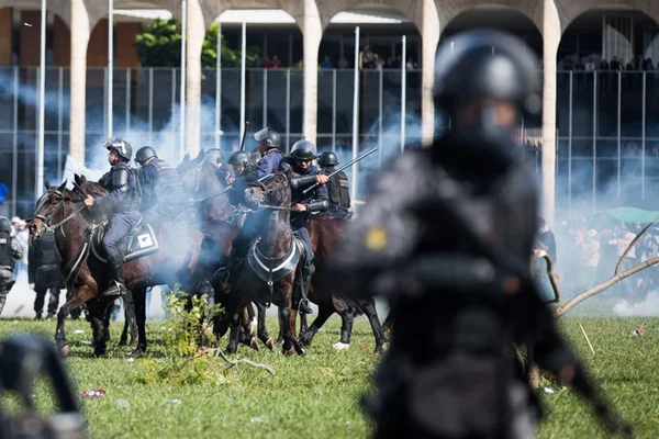 Manifestantes começam a chegar ao DF em meio a reforço na segurança