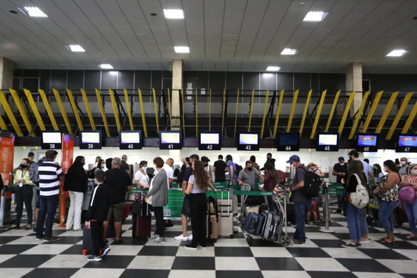 Passagens aéreas estão entre as vilãs da inflação em julho. Veja lista