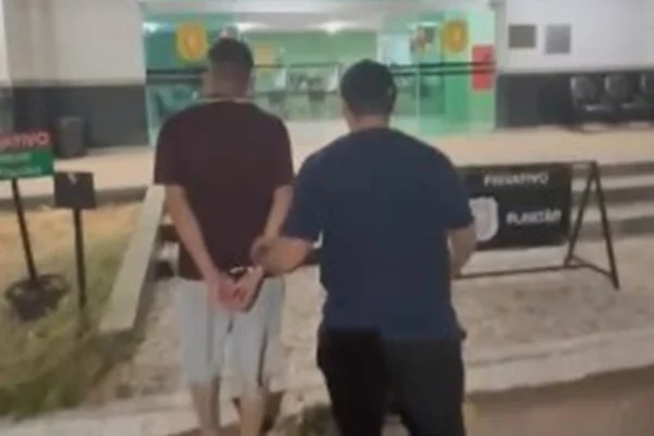 Acusado e policial - Metrópoles