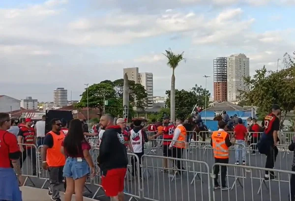 Torcedores de Ituano e Vasco brigam antes de partida pela série B