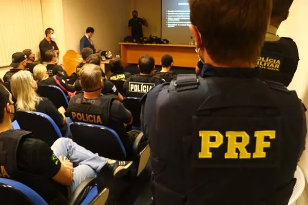 Polícia Federal faz operação em 4 estados contra o tráfico de drogas