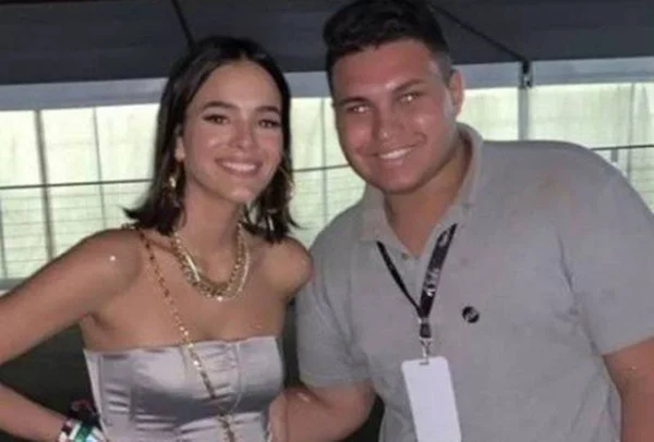 Bruna Marquezine explica confusão com fã que tentou abraçá-la