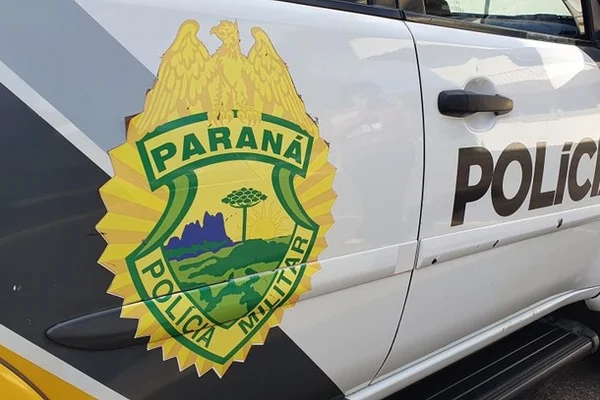 Filho joga gasolina em casa para atear fogo e matar a mãe no PR