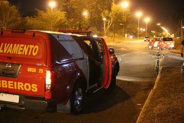 Ciclista fica ferido após ser atropelado na L4 Norte