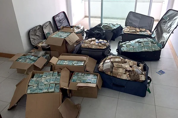 Dinheiro apreendido em “bunker” de Geddel já soma R$ 22,5 milhões