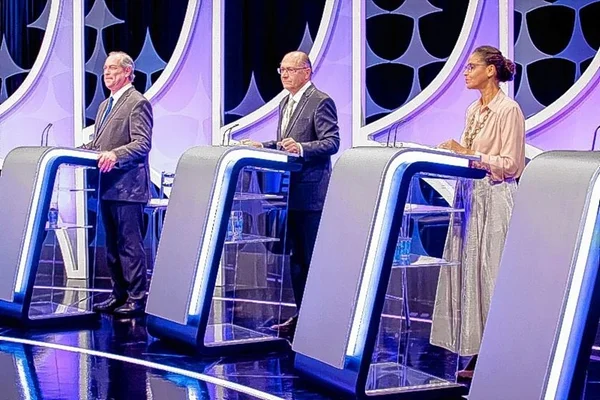 Com hashtag #Alcirina, grupo manifesta apoio a candidaturas do centro