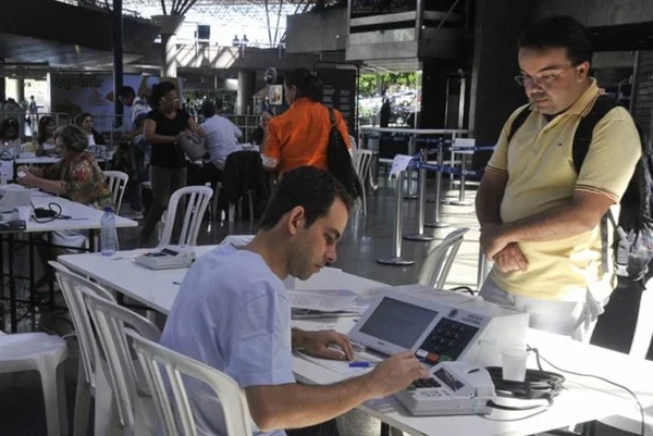Mais de 55 mil eleitores justificaram votos nas eleições no DF