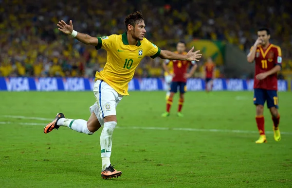 Neymar comemorando gol contra Espanha - Metrópoles