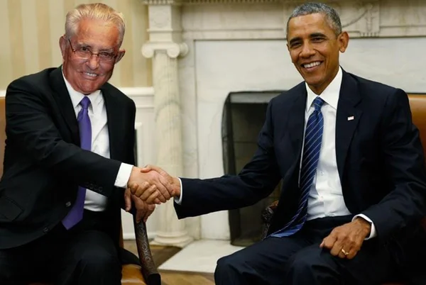 Roriz e Obama têm algo em comum. A data de aniversário e só