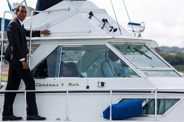 Bolsonaro usa lancha para ir à cerimônia de posse na Marinha