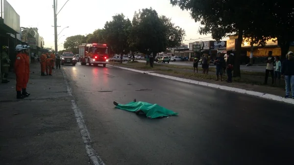 Motorista foge após atropelar e matar mulher em Ceilândia