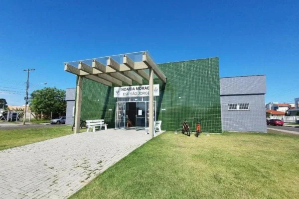 Criança desliga energia em posto de saúde e 3 mil vacinas são perdidas
