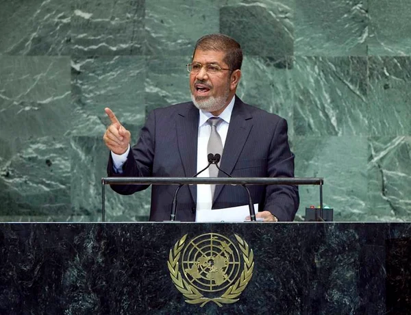 Justiça do Egito anula pena de morte para ex-presidente Morsi