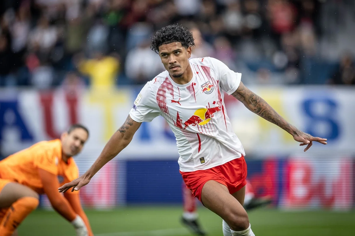 O Bragantino abriu o placar com Lucas Barbosa O Bragantino abriu o placar com Lucas Barbosa