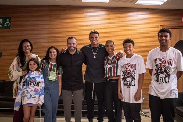 Fluminense apresenta Thiago Silva como novo jogador do clube