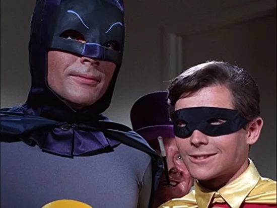 Primeiro Batman, Adam West transava com até oito mulheres por dia - imagem 6 Primeiro Batman, Adam West transava com até oito mulheres por dia - imagem 6