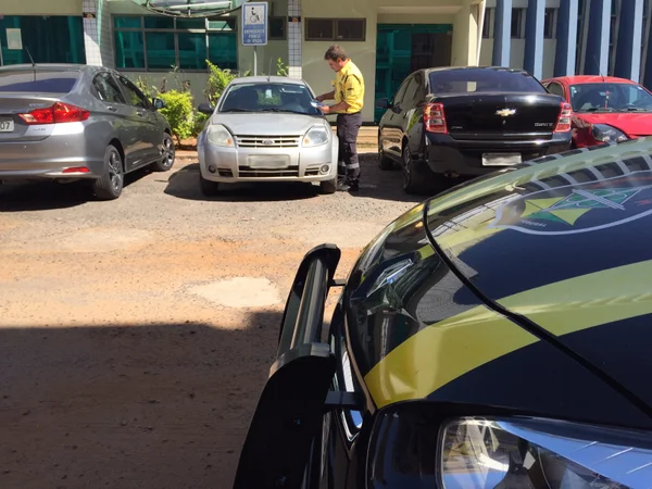 Detran intensifica fiscalização de estacionamento em vagas especiais