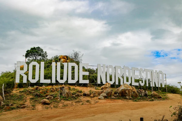 Letreiro "Roliúde Nordestina", em Cabaceiras, na Paraíba