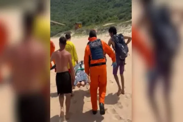 Imagem colorida, Mulher teve que ser transportada de helicóptero até o hospital- Metrópoles