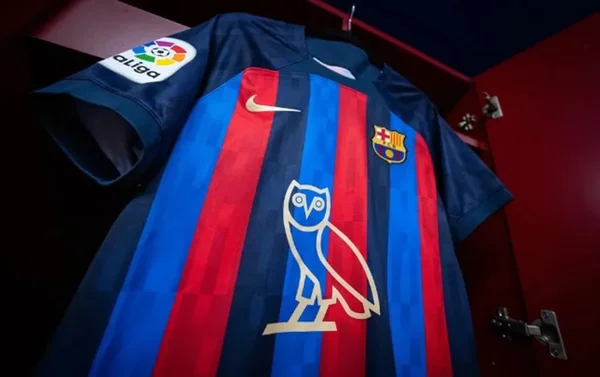 Barcelona usará logo do rapper Drake em clássico com o Real Madrid