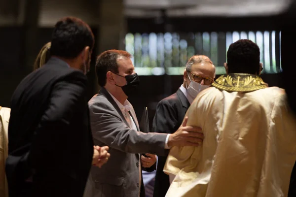 Festa pelos 90 anos do Cristo Redentor reúne fé e menção à polêmica - destaque galeria Festa pelos 90 anos do Cristo Redentor reúne fé e menção à polêmica - destaque galeria