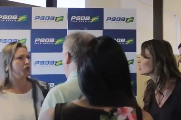 Vídeo mostra confusão e briga na sede do PSDB-DF entre a presidente do PSDB Mulher regional, Andréia Zemuner, e Paula e Luis Felipe Belmonte. Eles discutem, frente a frente, por conta de decisão que desfavorece Paula na disputa ao GDF - Metrópoles