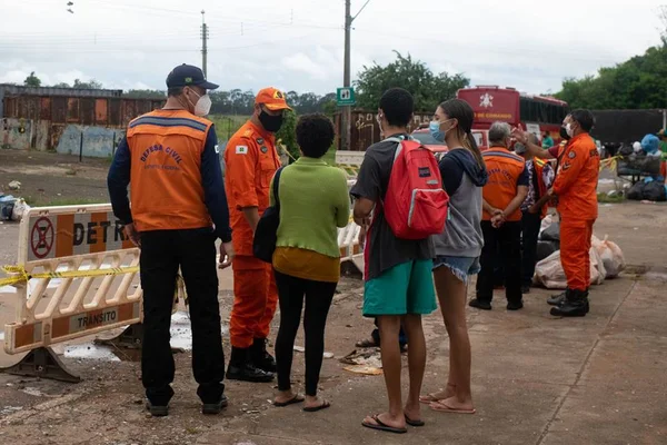 Doações ajudam moradores desabrigados após desabamento de prédio no DF