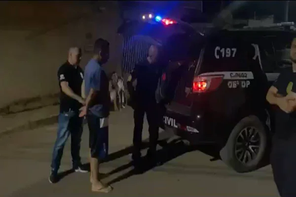 Homem é preso ao tentar estuprar filha de amigos e ser filmado por ela