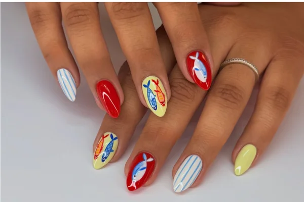 Tendência sardine nail art (ou unhas de sardinha)