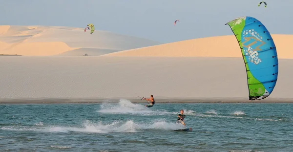 Bolsonaro inicia privatização dos Lençóis Maranhenses e Jericoacoara