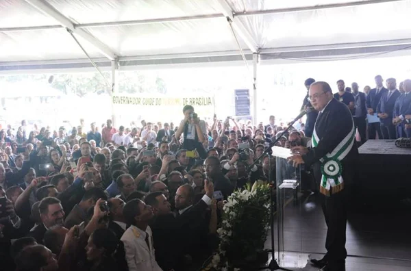 Confira imagens da posse do governador do DF, Ibaneis Rocha