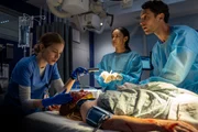 Os protagonistas, entretanto, precisam lidar com a situação enquanto são alvos de fofocas sobre um romance ilícito entre eles Os protagonistas, entretanto, precisam lidar com a situação enquanto são alvos de fofocas sobre um romance ilícito entre eles