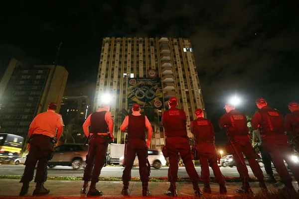 Movimento por moradia faz passeatas e ocupa prédios em várias capitais