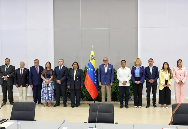 Imagem colorida mostra oposição e governo da Venezuela - Metrópoles