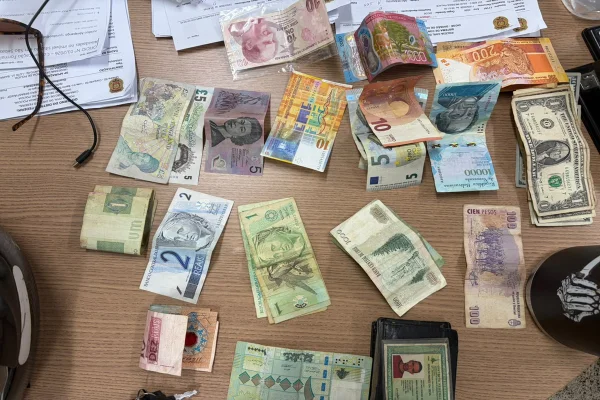Câmera, rádio e binóculo: traficante que vigiava polícia no DF é preso - destaque galeria