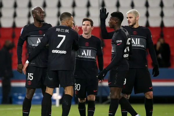 PSG celebrando o gol