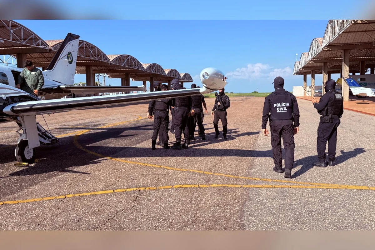 Após ser capturada pelas autoridades bolivianas, em 22 de setembro, Angeliquinha foi entregue à Polícia Federal brasileira no dia 24 do mesmo mês Após ser capturada pelas autoridades bolivianas, em 22 de setembro, Angeliquinha foi entregue à Polícia Federal brasileira no dia 24 do mesmo mês