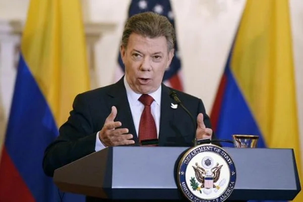 Colômbia congela diálogos de paz com ELN após atentados