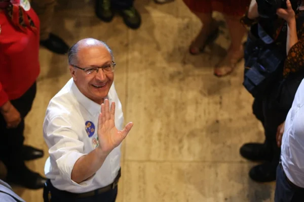 Em Goiás, Alckmin promete mais empresas e geração de emprego