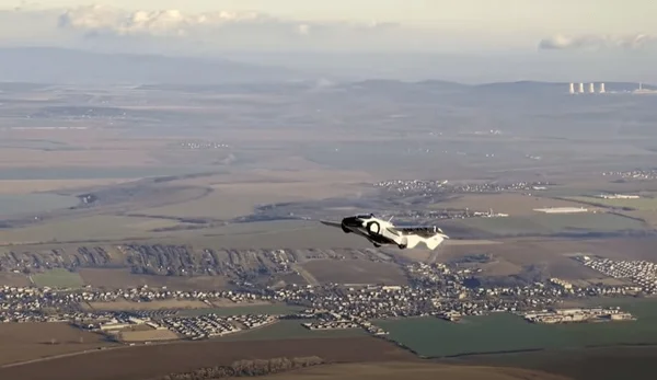 O "AirCar", um carro que se transforma em avião
