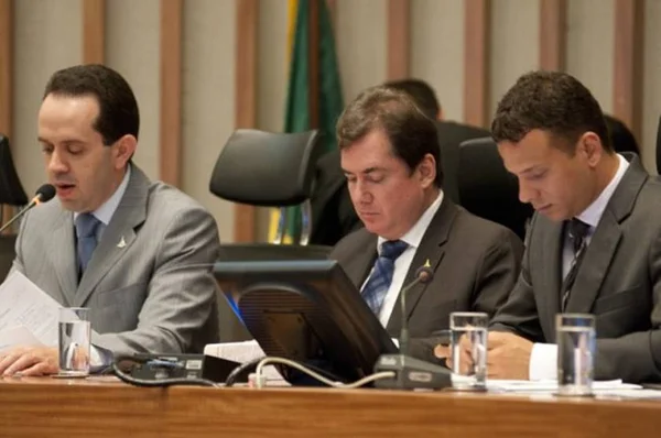 Presidente do PSL-DF diz que Izalci será “bem-vindo ao partido”