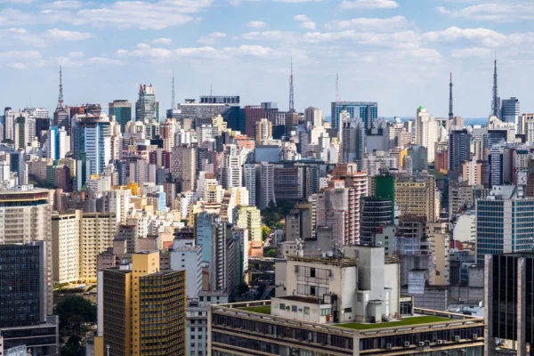 Imagem colorida da vista aérea de São Paulo; aluguel - Metrópoles