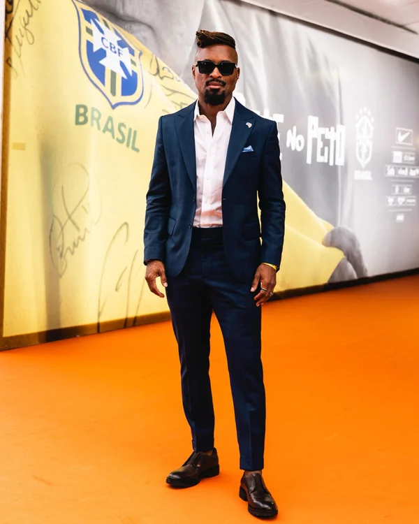 Visual de Zé Roberto no Encontro rende comparações com Anitta - destaque galeria Visual de Zé Roberto no Encontro rende comparações com Anitta - destaque galeria