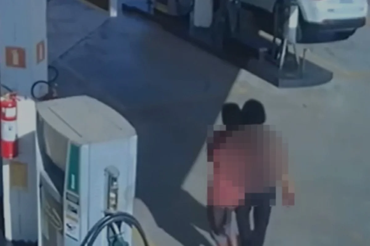 Venezuelana é esfaqueada pelo ex e câmeras flagram agressor em MG