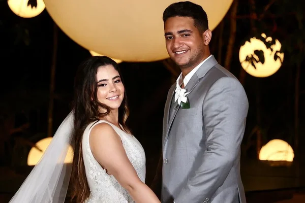 Cerimônia de casamento de Juliano oferece glicose para evitar exageros