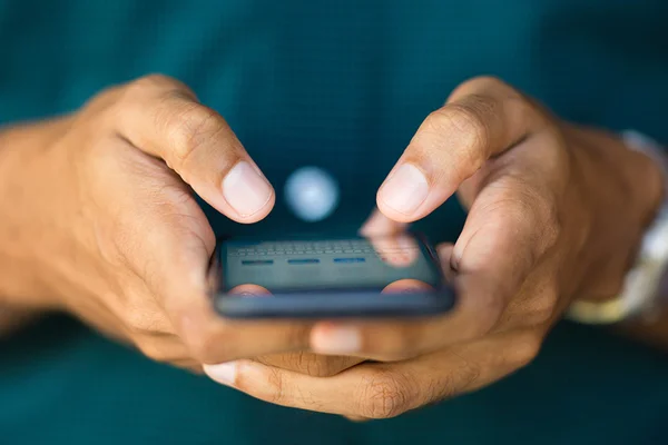 Traficante vendia droga cara pelo WhatsApp e entregava em domicílio