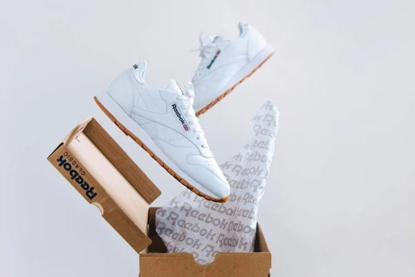 Par de tênis Reebok Classics