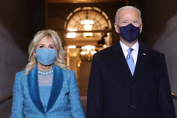 Joe Biden e primeira-dama, Jill, prestam homenagem à rainha Elizabeth