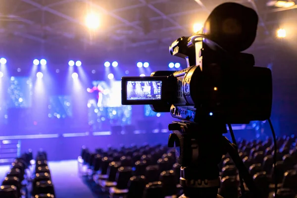 Riscos das conexões superficiais: como conquistar público em eventos?