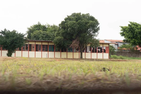 Alunos da Escola Classe 52 de Taguatinga têm abrigo provisório
